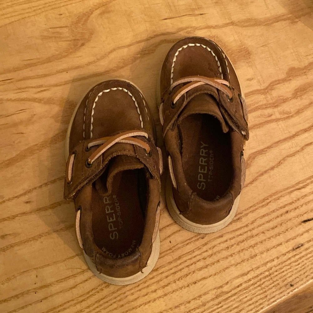 Toddler Sperry shoes size 5.5